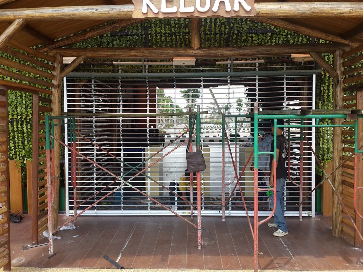 Rolling Door Waterpark - Dokumentasi Proyek
